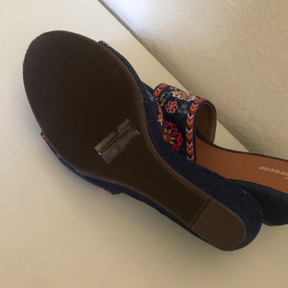 Denim embroidered sandals - Picture 3 of 4